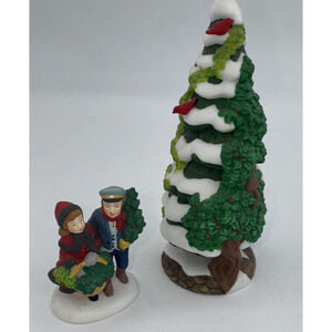 Dept 56 Heritage Village “The Holly And The Ivy” 1997 Special Event Piece #56100